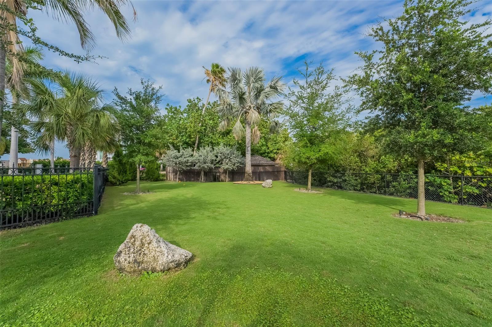 SUNSET POINTE AT COLLANY KEY III CONDO - Residential