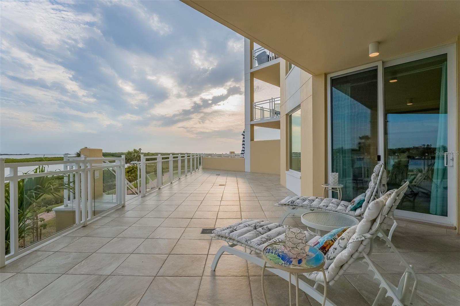 SUNSET POINTE AT COLLANY KEY III CONDO - Residential