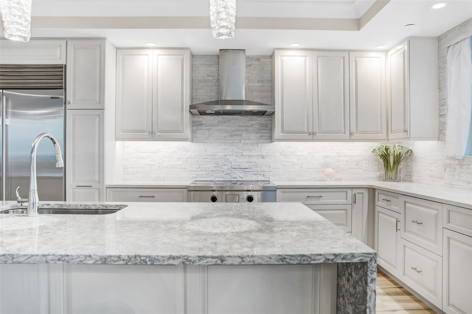 SUNSET POINTE AT COLLANY KEY III CONDO - Residential