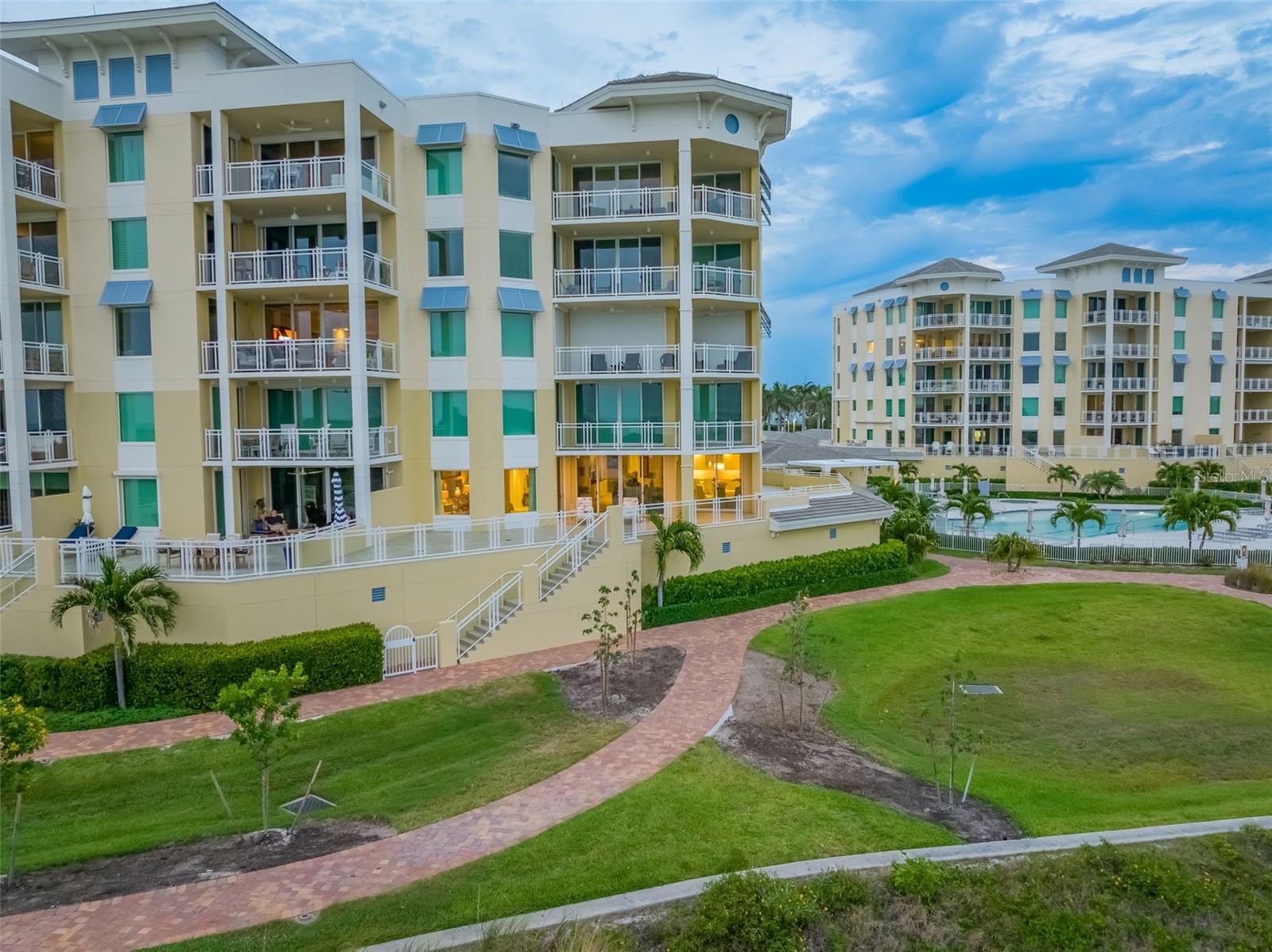 SUNSET POINTE AT COLLANY KEY III CONDO - Residential