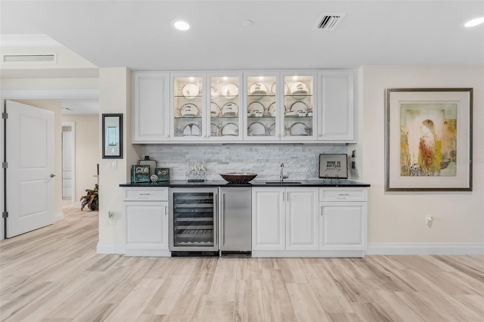 SUNSET POINTE AT COLLANY KEY III CONDO - Residential