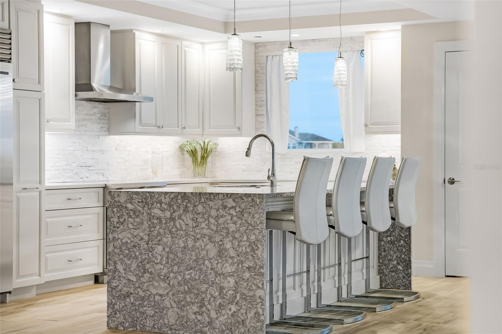 SUNSET POINTE AT COLLANY KEY III CONDO - Residential