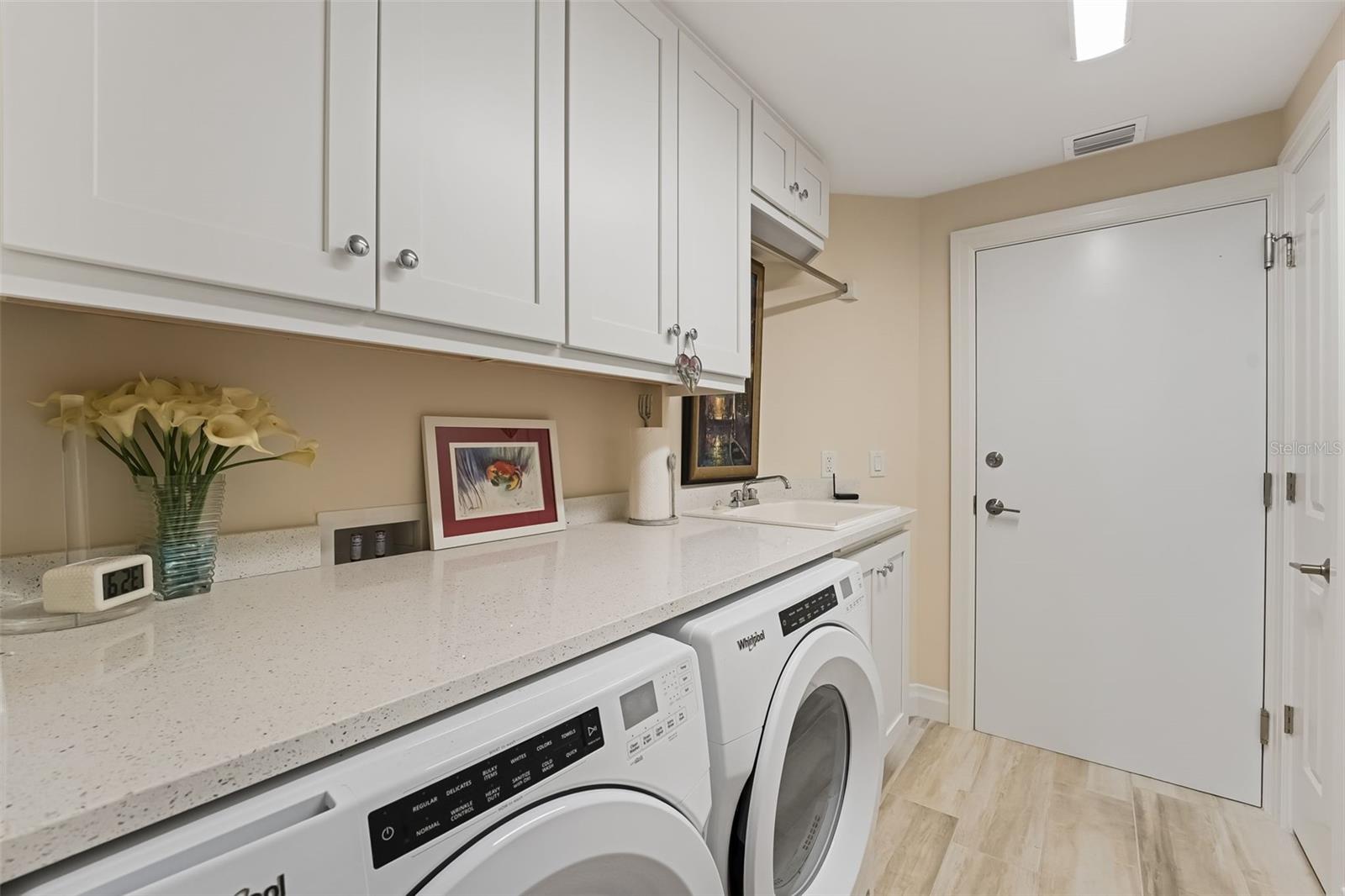 SUNSET POINTE AT COLLANY KEY III CONDO - Residential