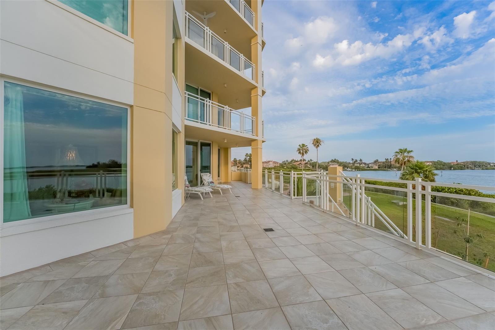SUNSET POINTE AT COLLANY KEY III CONDO - Residential