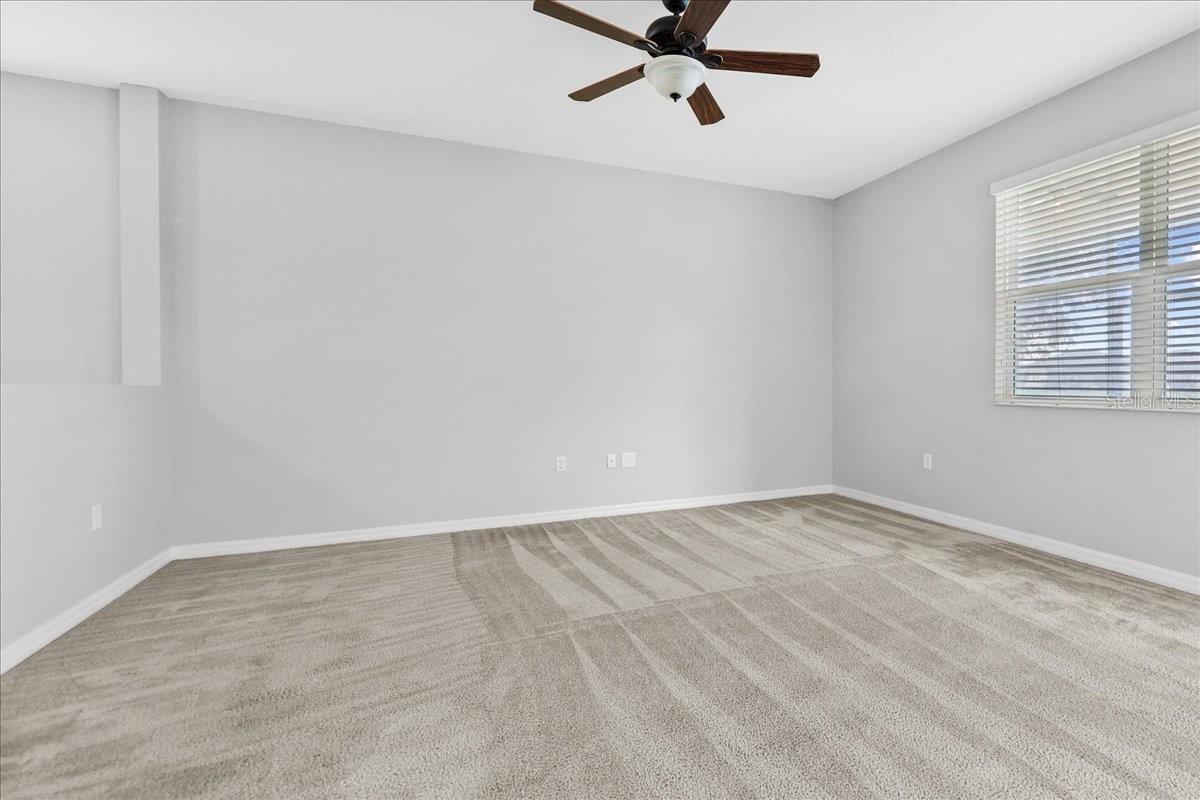 SHINGLE CRK RESERVE / OAKS PH 3 / SHINGLE CREEK - Residential Lease