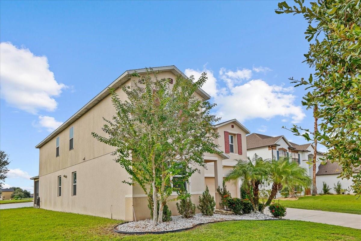 SHINGLE CRK RESERVE / OAKS PH 3 / SHINGLE CREEK - Residential Lease