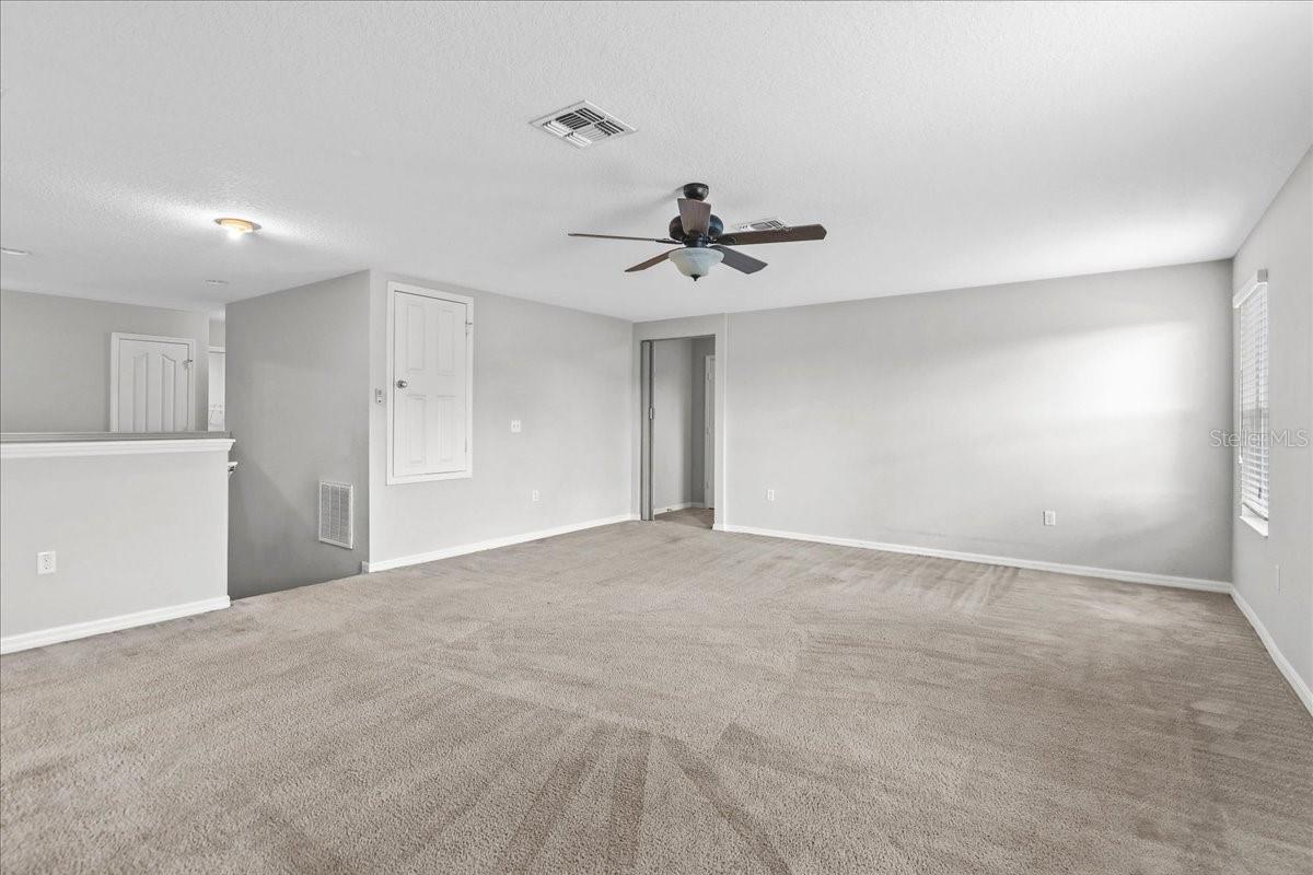 SHINGLE CRK RESERVE / OAKS PH 3 / SHINGLE CREEK - Residential Lease