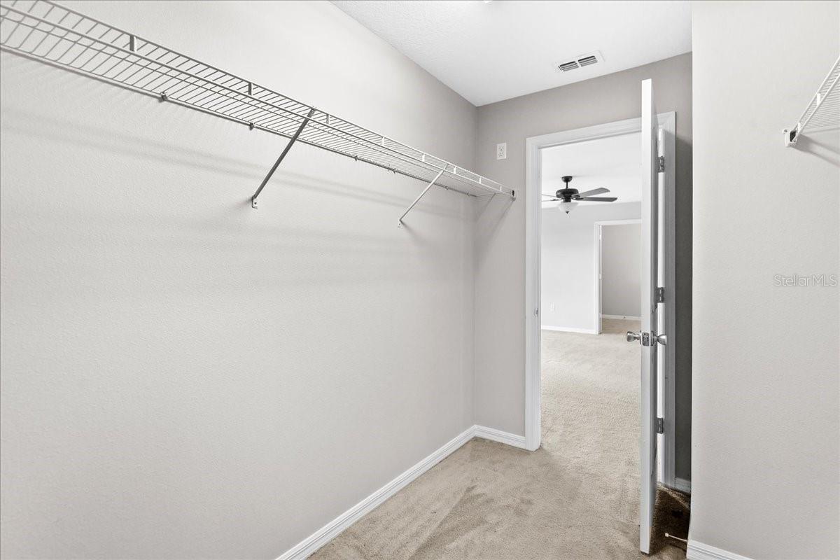 SHINGLE CRK RESERVE / OAKS PH 3 / SHINGLE CREEK - Residential Lease