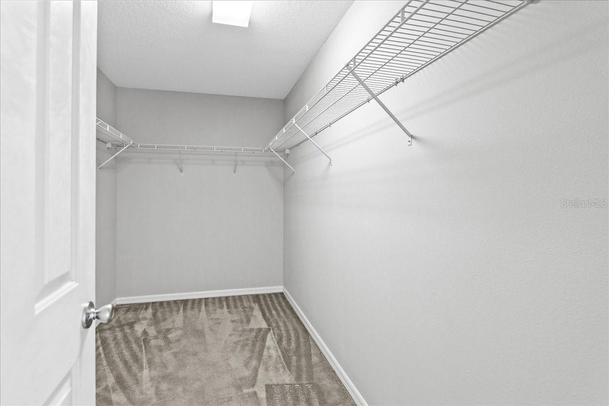 SHINGLE CRK RESERVE / OAKS PH 3 / SHINGLE CREEK - Residential Lease