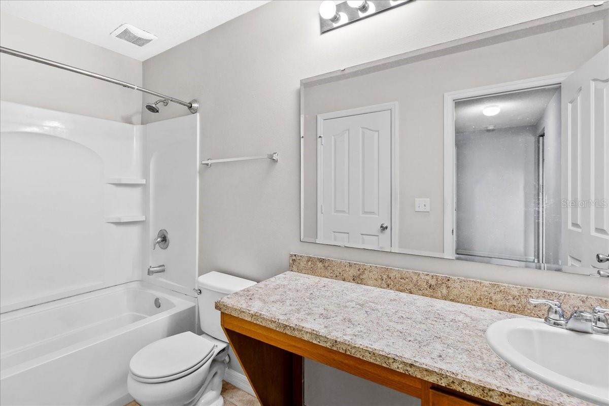 SHINGLE CRK RESERVE / OAKS PH 3 / SHINGLE CREEK - Residential Lease