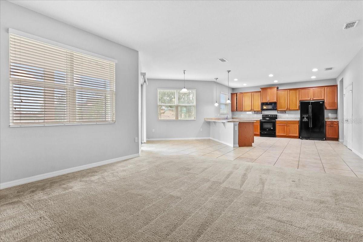 SHINGLE CRK RESERVE / OAKS PH 3 / SHINGLE CREEK - Residential Lease