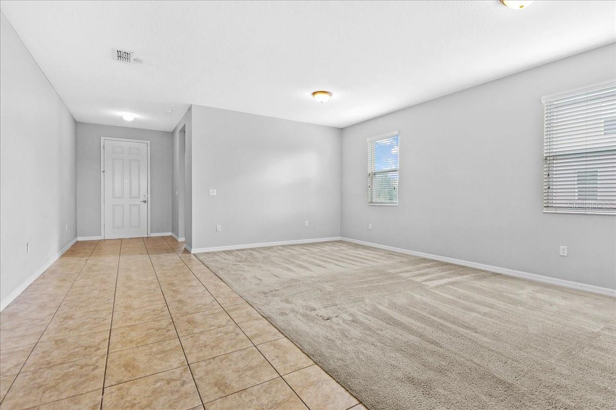 SHINGLE CRK RESERVE / OAKS PH 3 / SHINGLE CREEK - Residential Lease