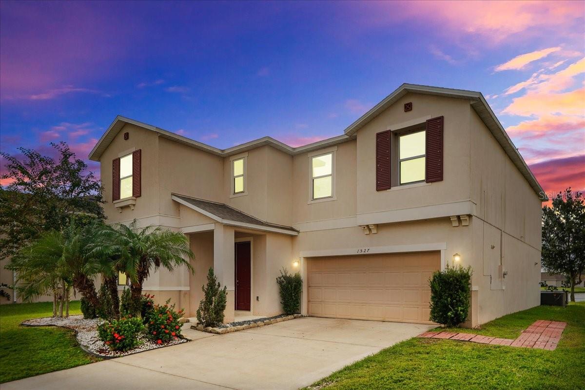 SHINGLE CRK RESERVE / OAKS PH 3 / SHINGLE CREEK - Residential Lease