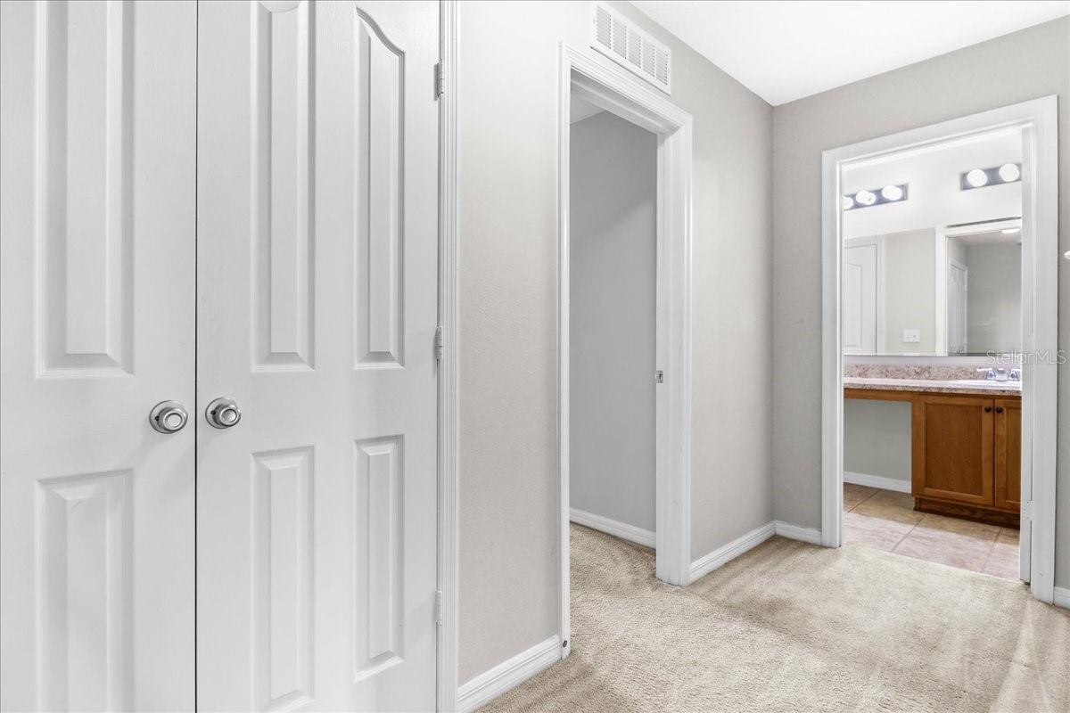 SHINGLE CRK RESERVE / OAKS PH 3 / SHINGLE CREEK - Residential Lease