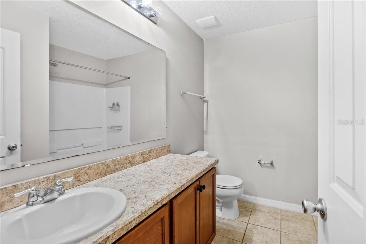 SHINGLE CRK RESERVE / OAKS PH 3 / SHINGLE CREEK - Residential Lease