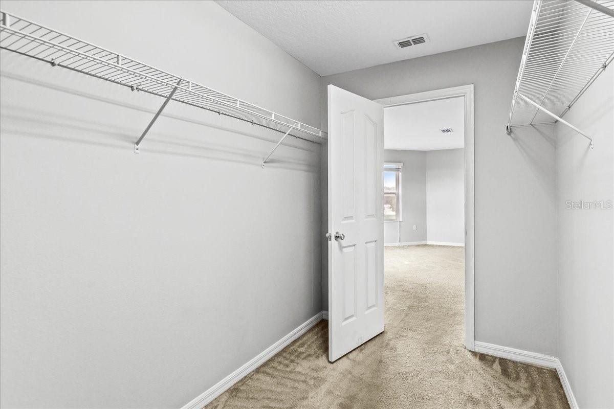 SHINGLE CRK RESERVE / OAKS PH 3 / SHINGLE CREEK - Residential Lease