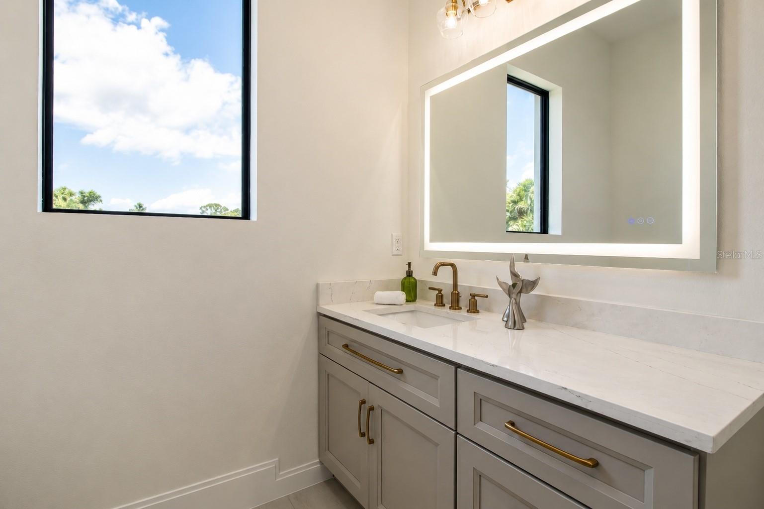 ARLINGTON PARK - Residential