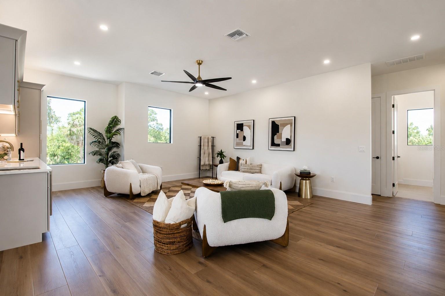 ARLINGTON PARK - Residential