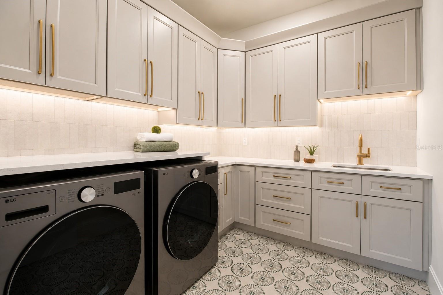 ARLINGTON PARK - Residential