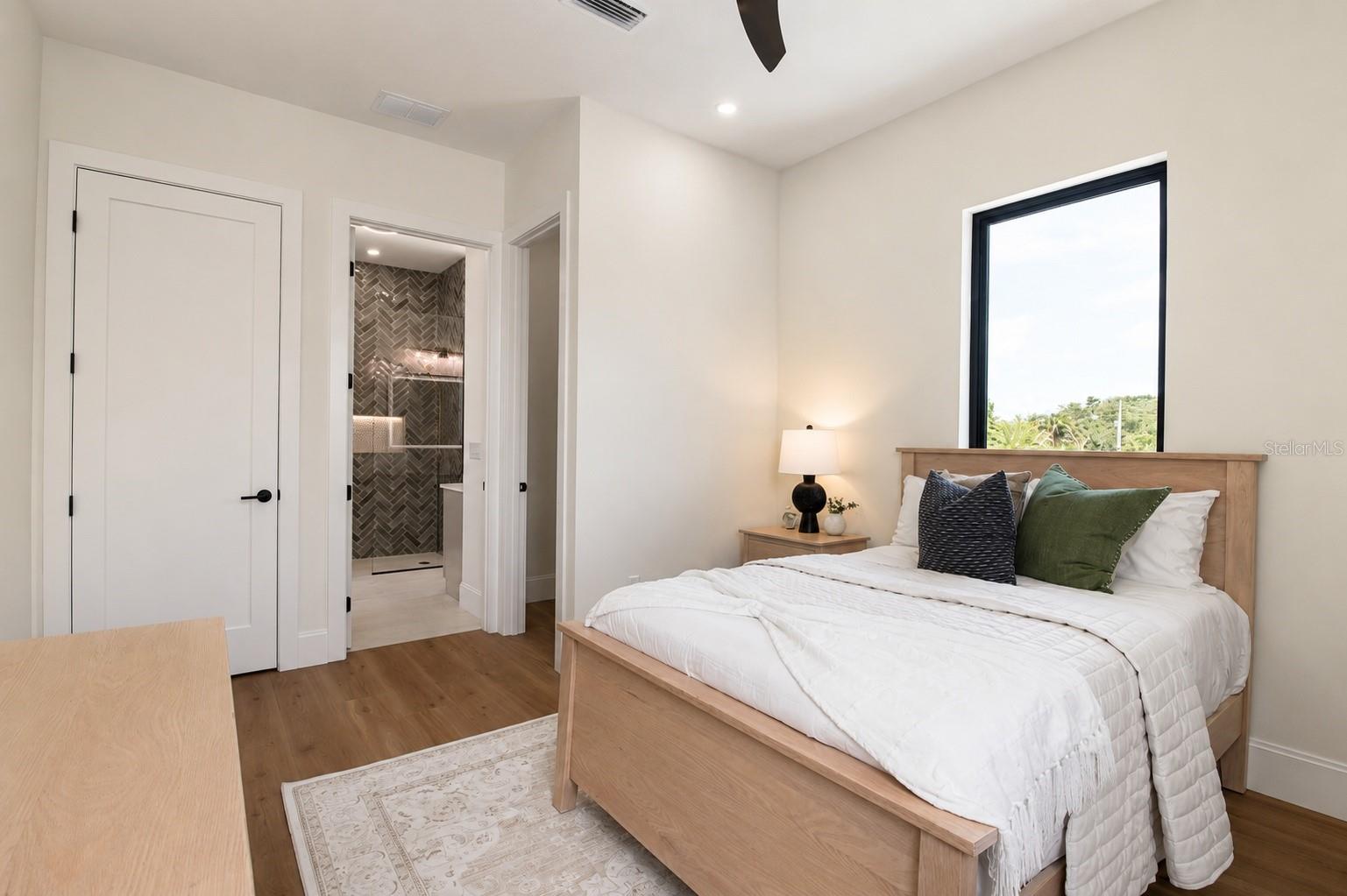 ARLINGTON PARK - Residential