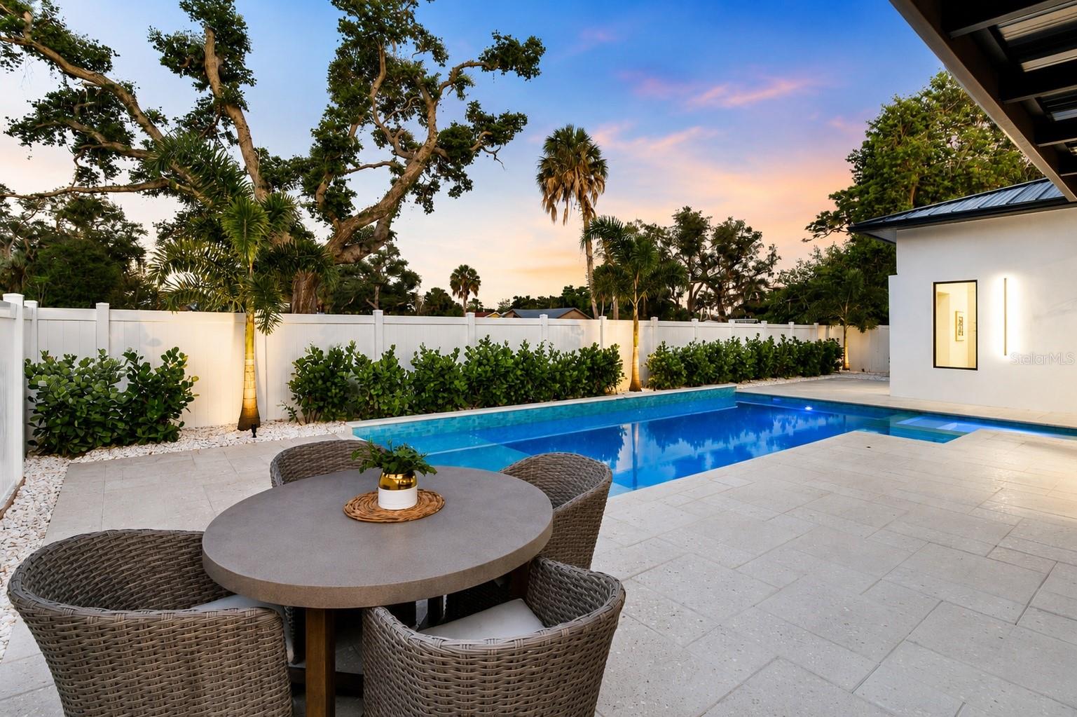 ARLINGTON PARK - Residential