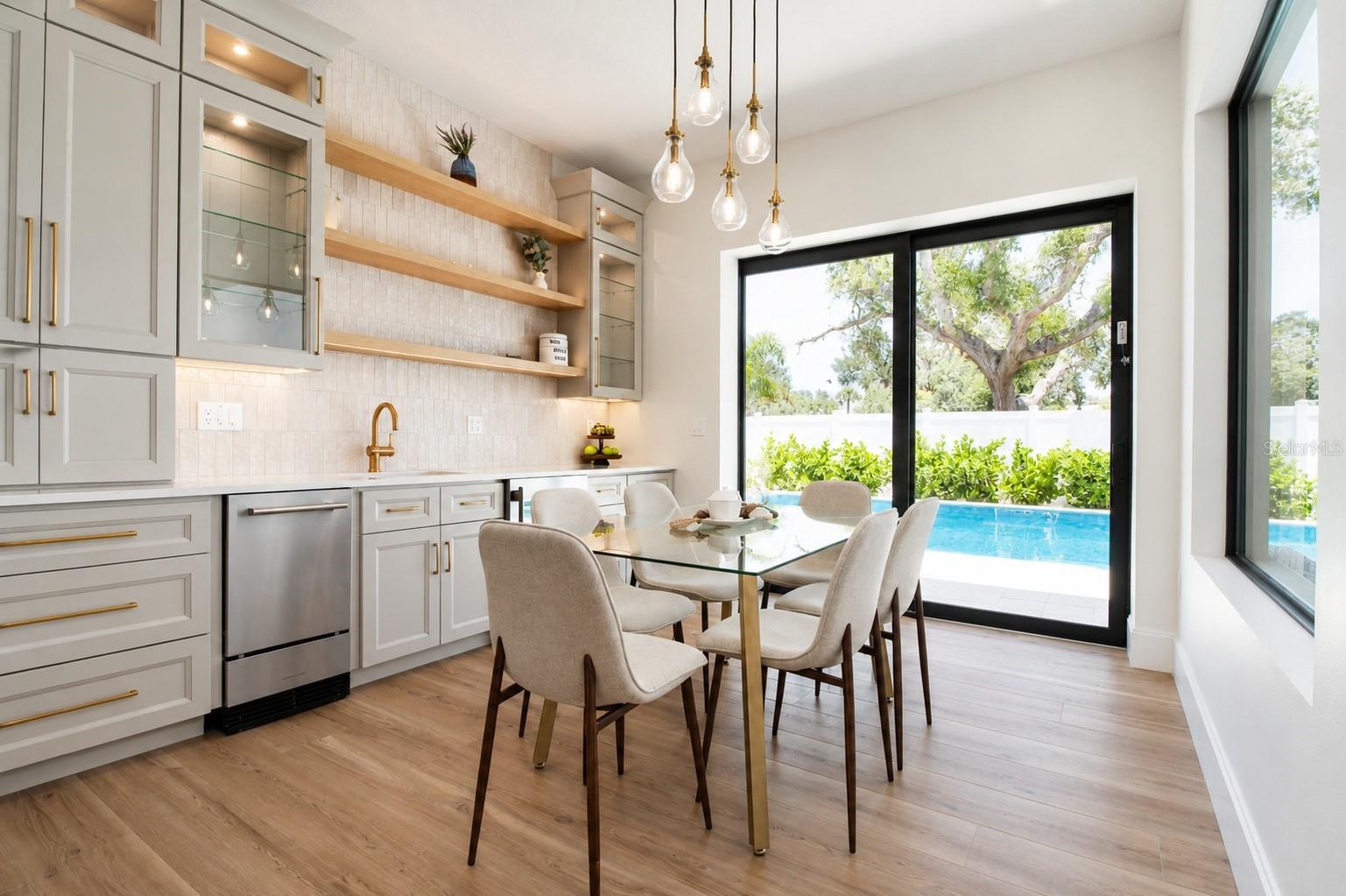 ARLINGTON PARK - Residential
