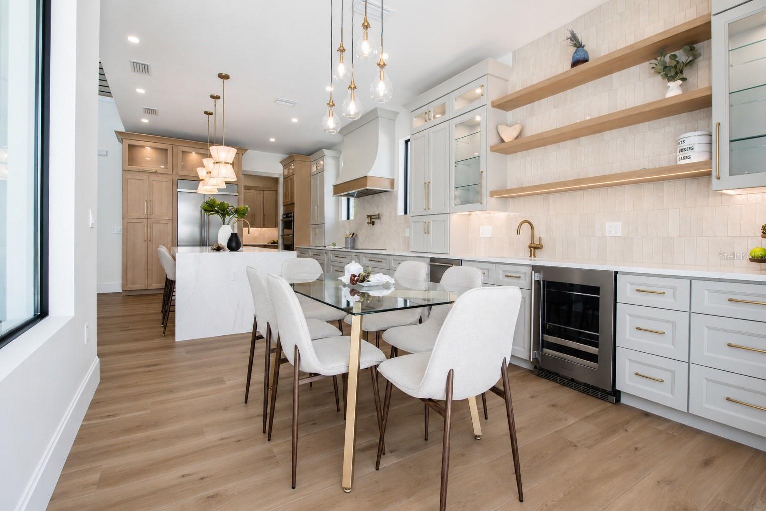 ARLINGTON PARK - Residential