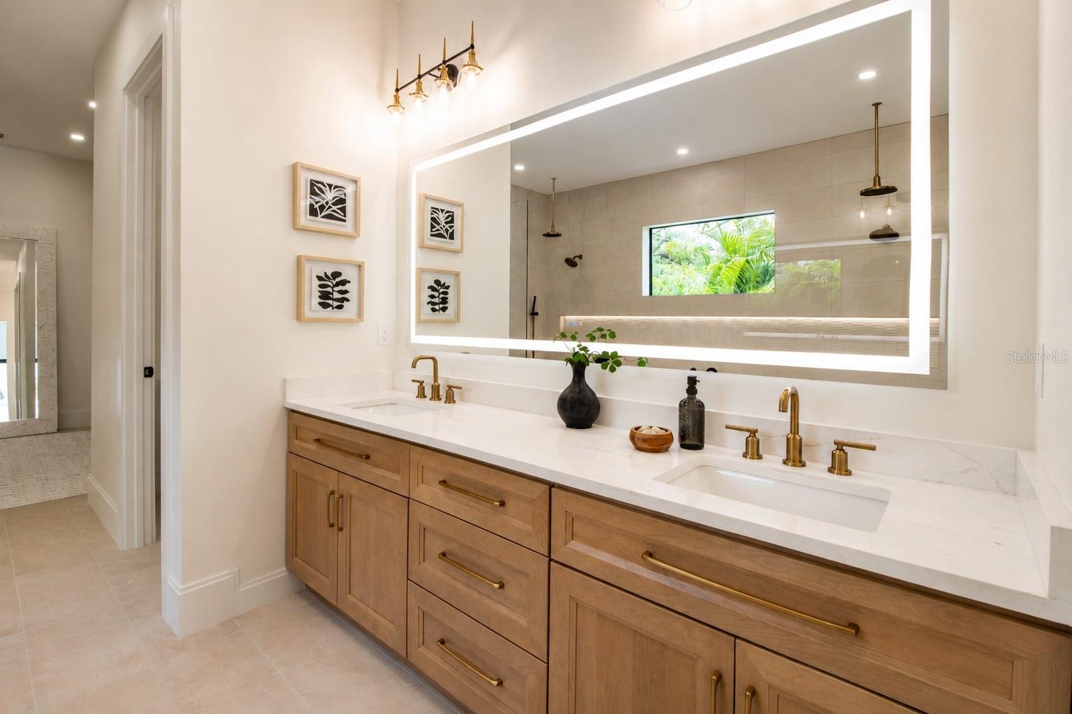 ARLINGTON PARK - Residential