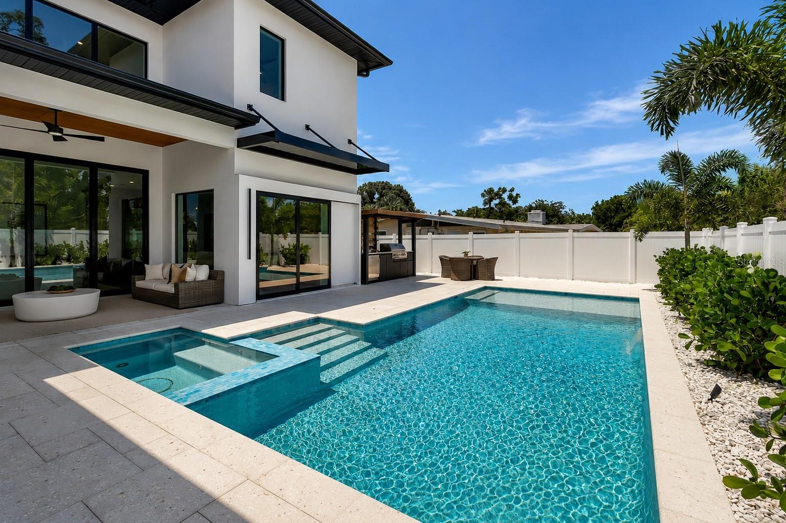 ARLINGTON PARK - Residential