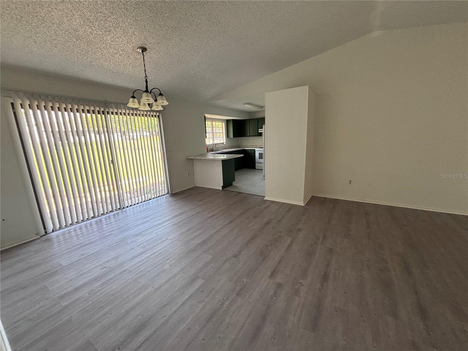 SILVER SPGS SHORES UN 28 - Residential Lease