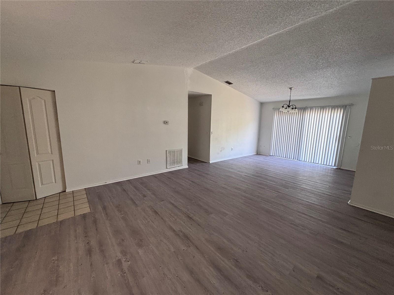 SILVER SPGS SHORES UN 28 - Residential Lease