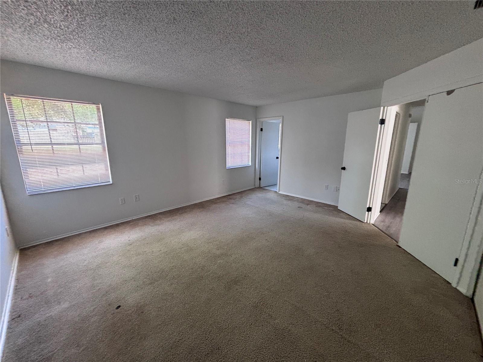 SILVER SPGS SHORES UN 28 - Residential Lease