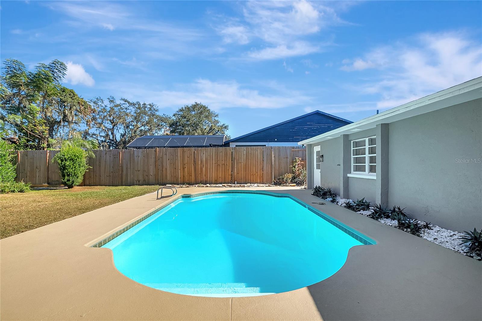 ROLLING MEADOWS - Residential