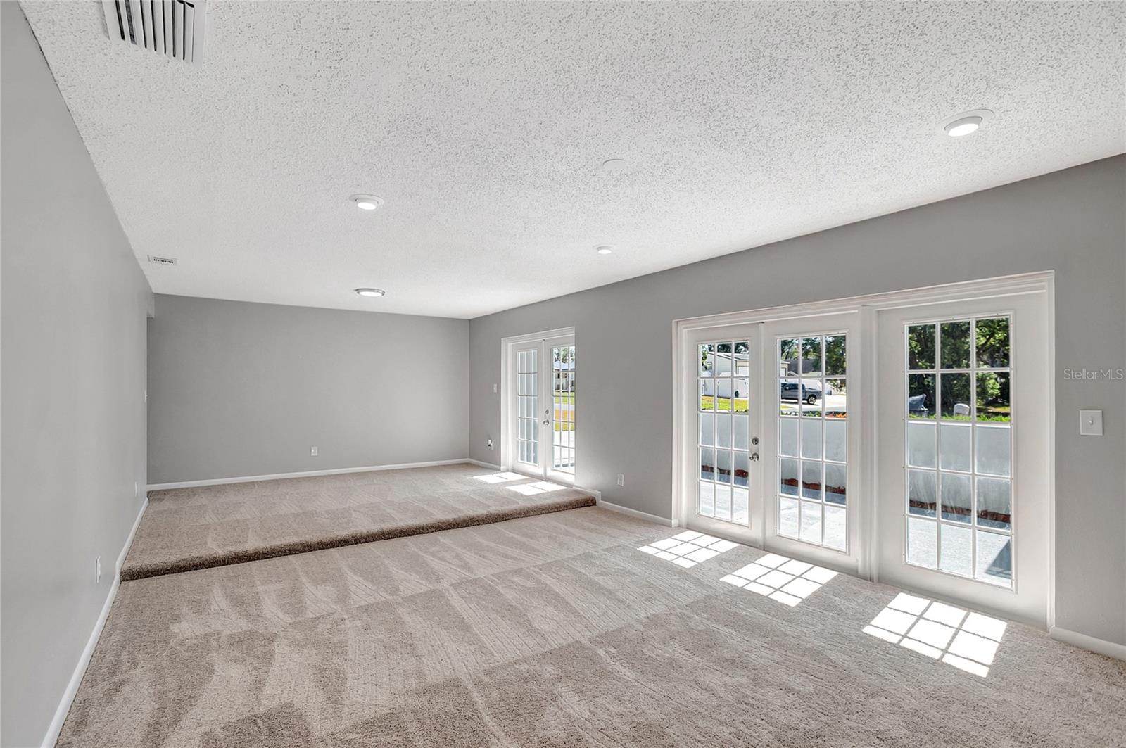 ROLLING MEADOWS - Residential