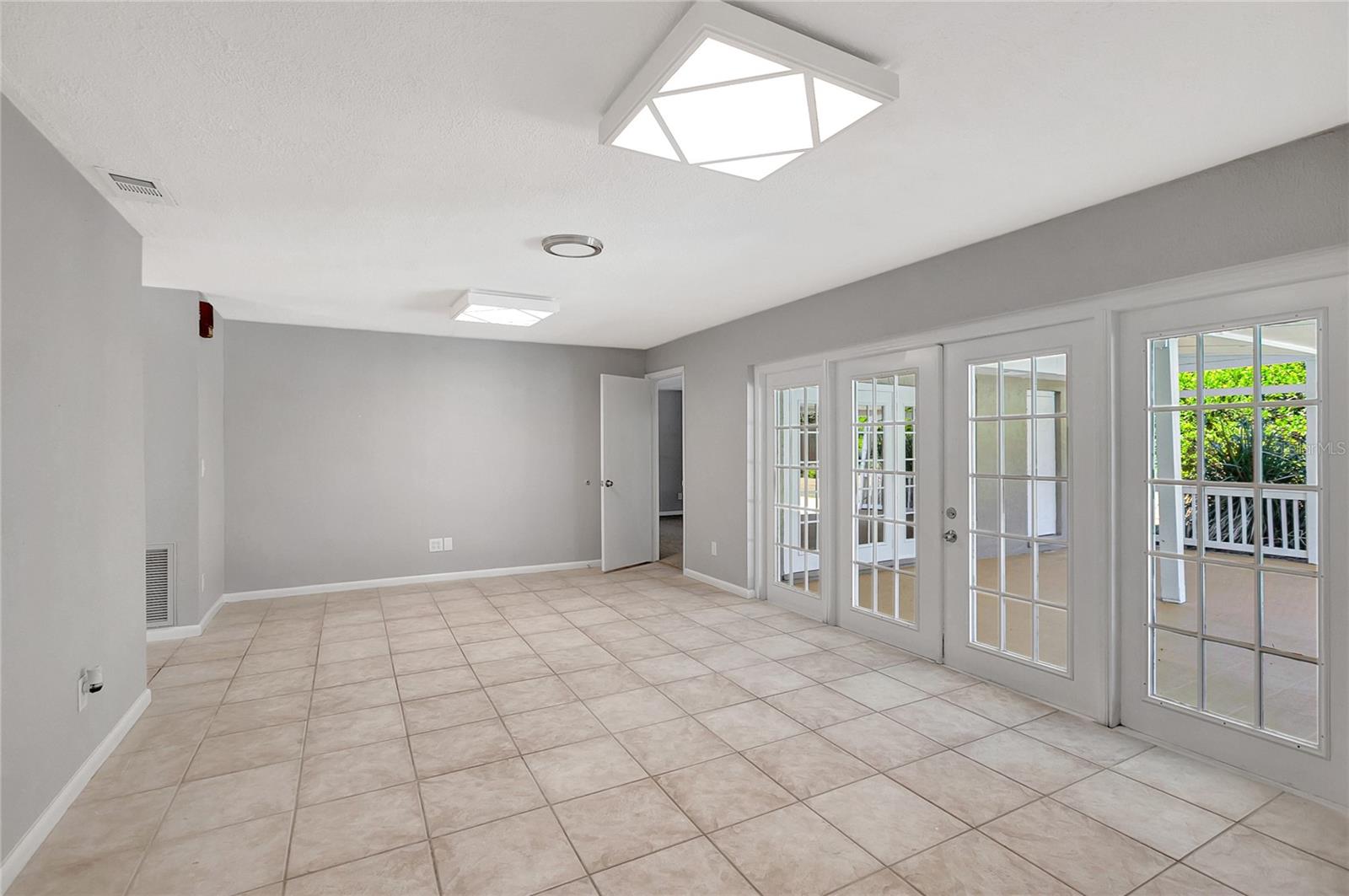 ROLLING MEADOWS - Residential