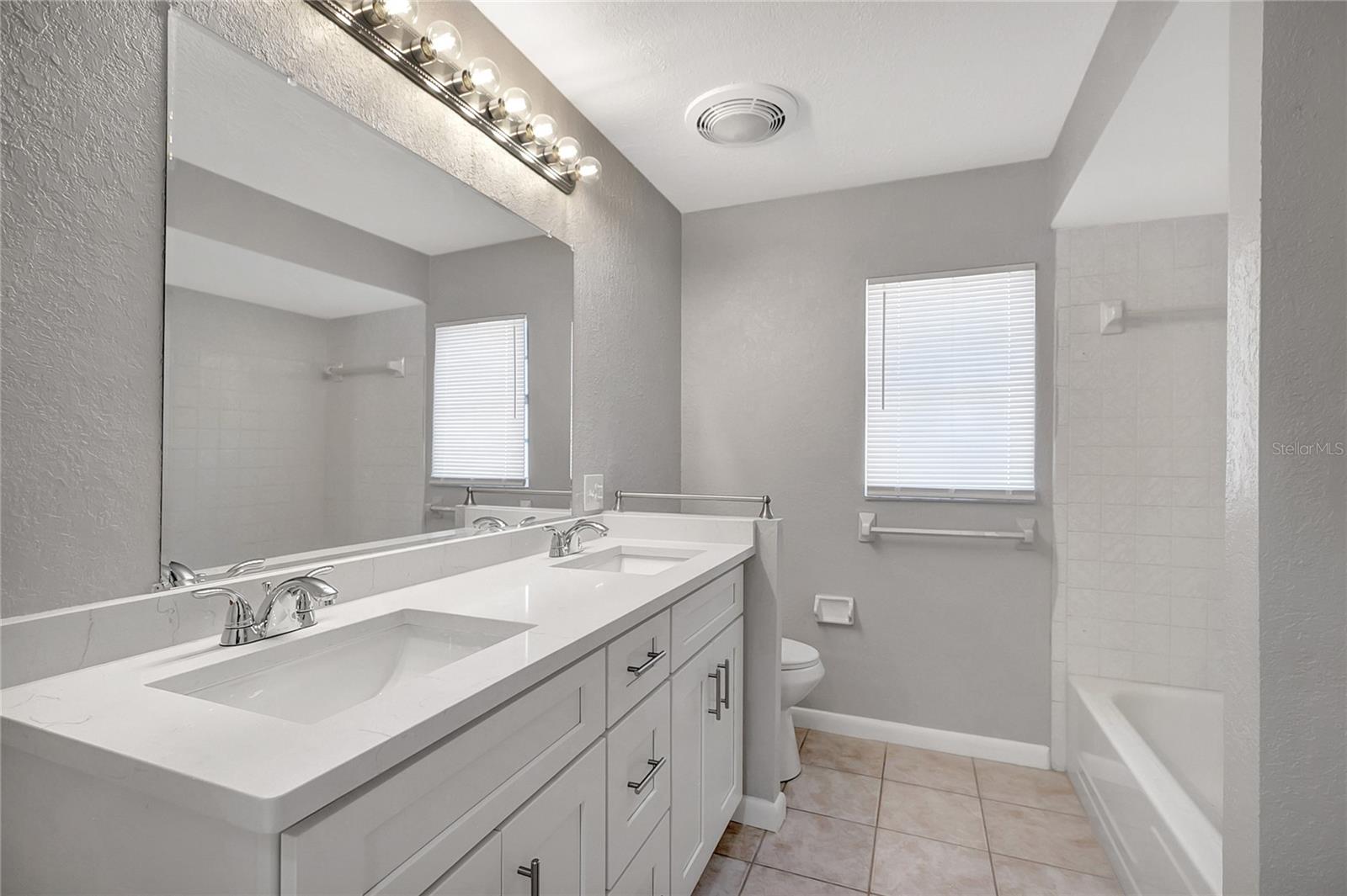 ROLLING MEADOWS - Residential