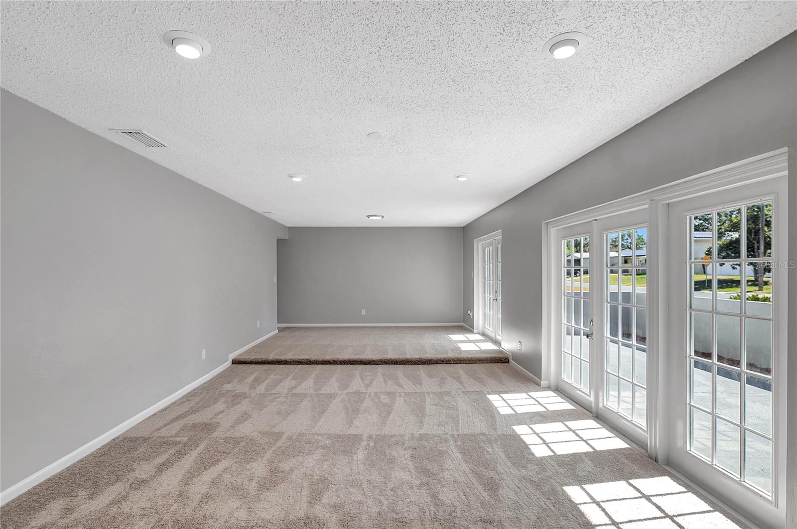 ROLLING MEADOWS - Residential