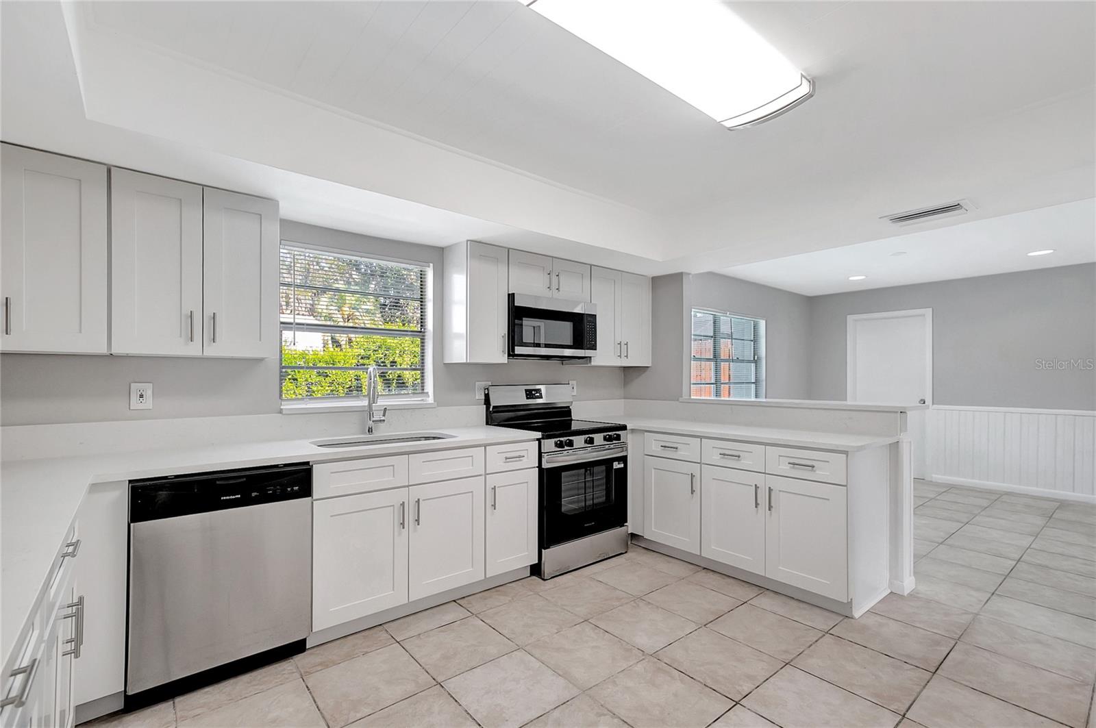 ROLLING MEADOWS - Residential