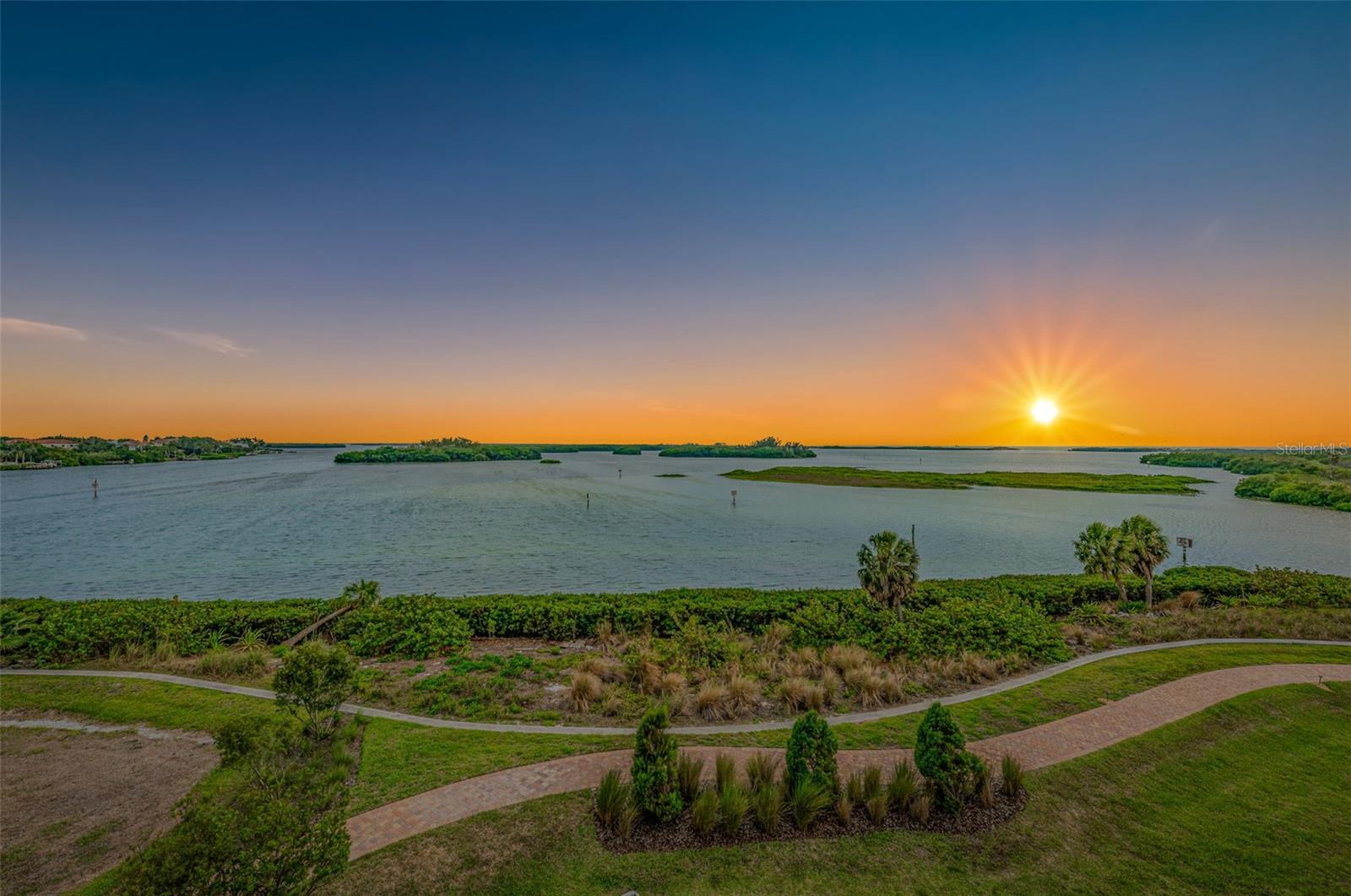SUNSET POINTE AT COLLANY KEY III CONDO - Residential