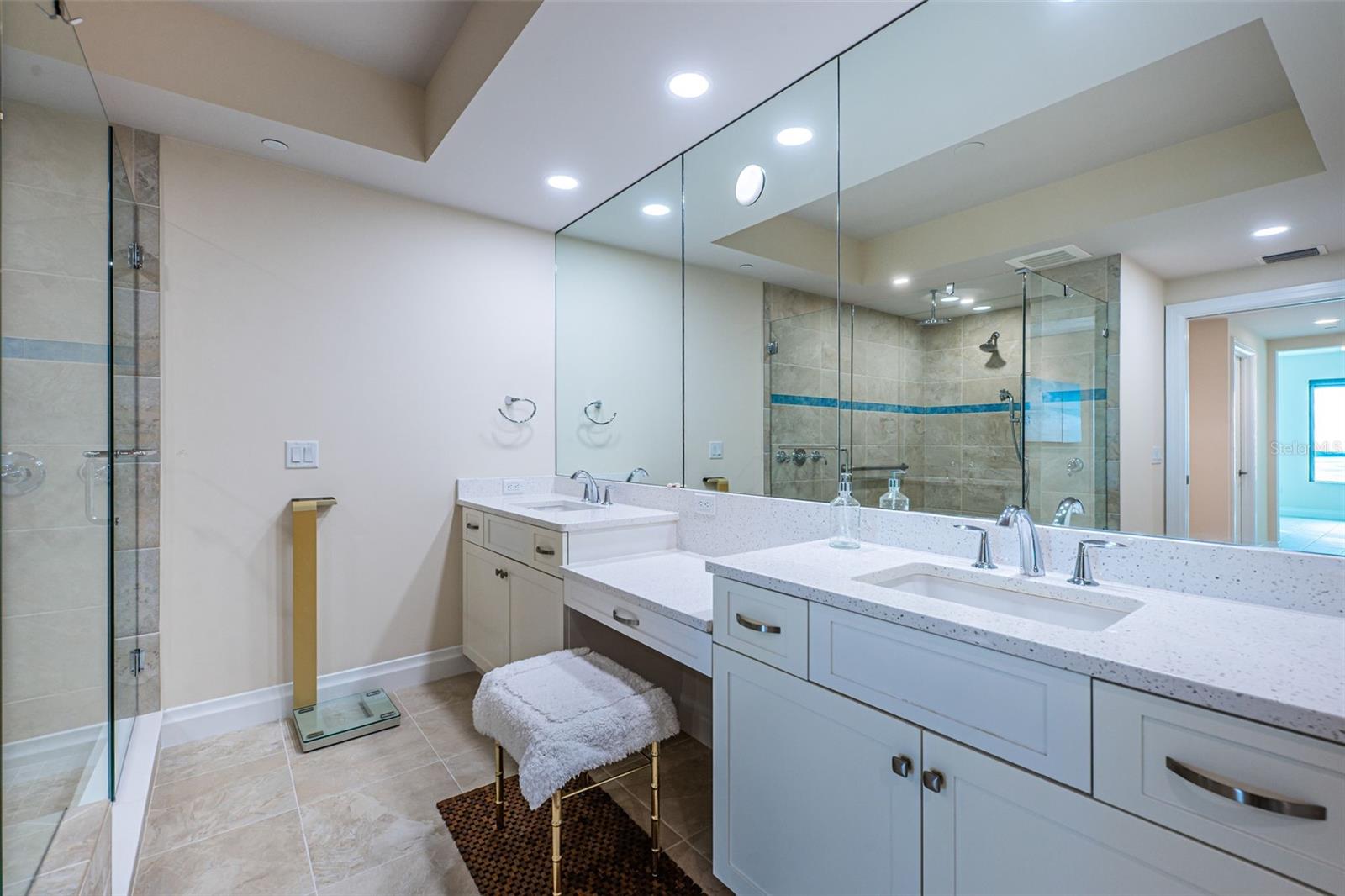 SUNSET POINTE AT COLLANY KEY III CONDO - Residential