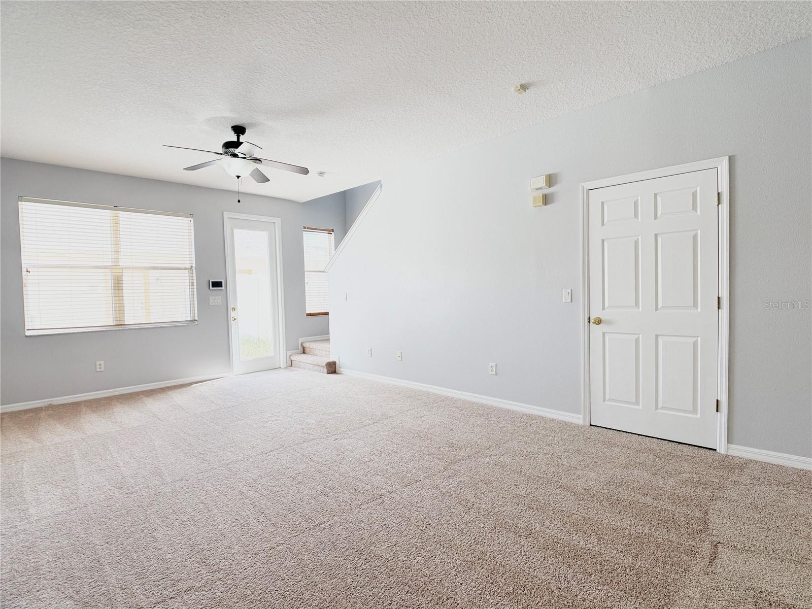 SIGNATURE LAKES - PARCEL 1C - Residential Lease