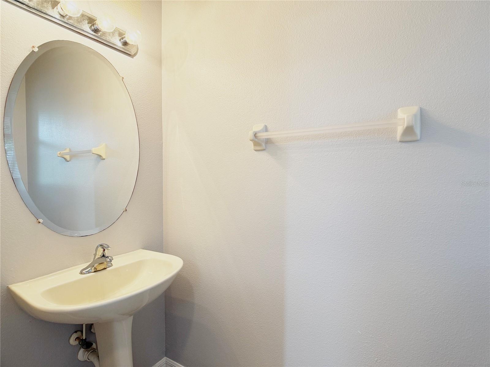 SIGNATURE LAKES - PARCEL 1C - Residential Lease