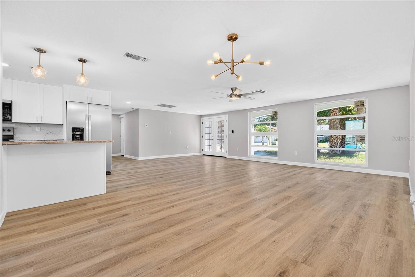 FLOR A MAR - Residential