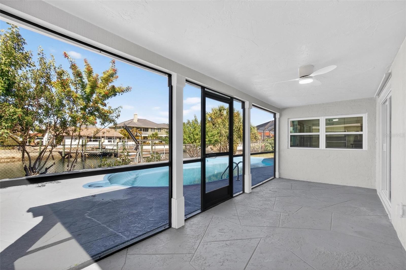 FLOR A MAR - Residential