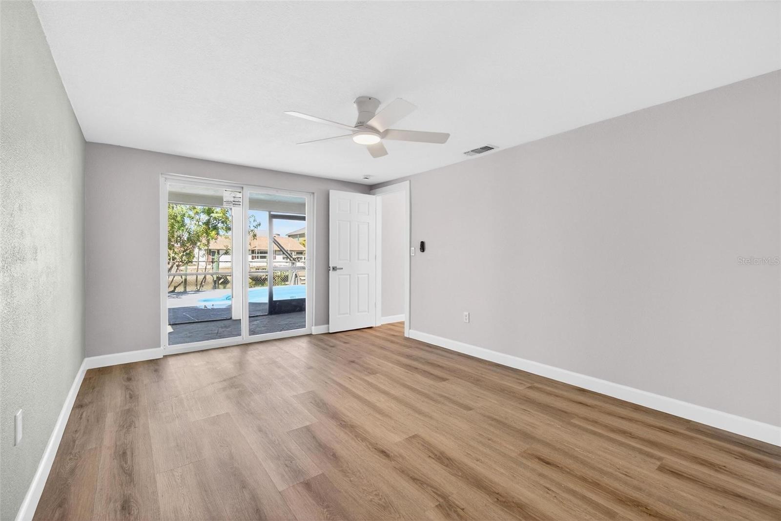 FLOR A MAR - Residential