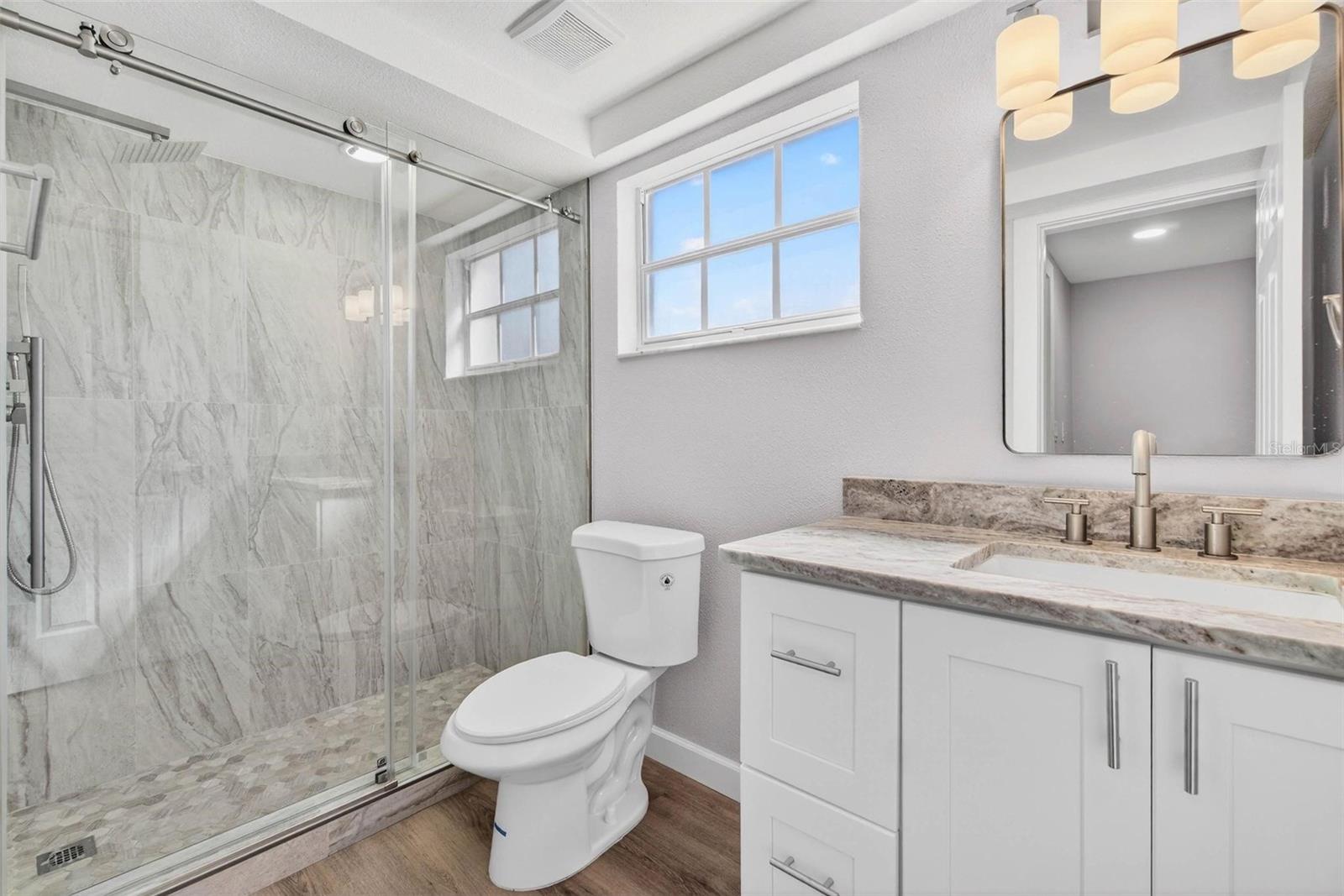 FLOR A MAR - Residential