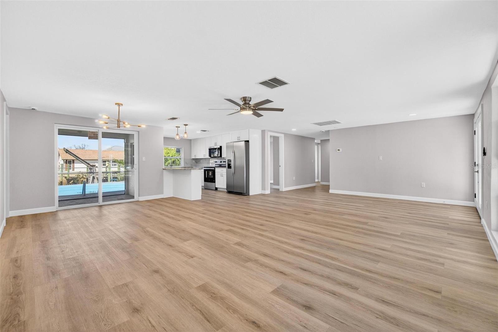 FLOR A MAR - Residential