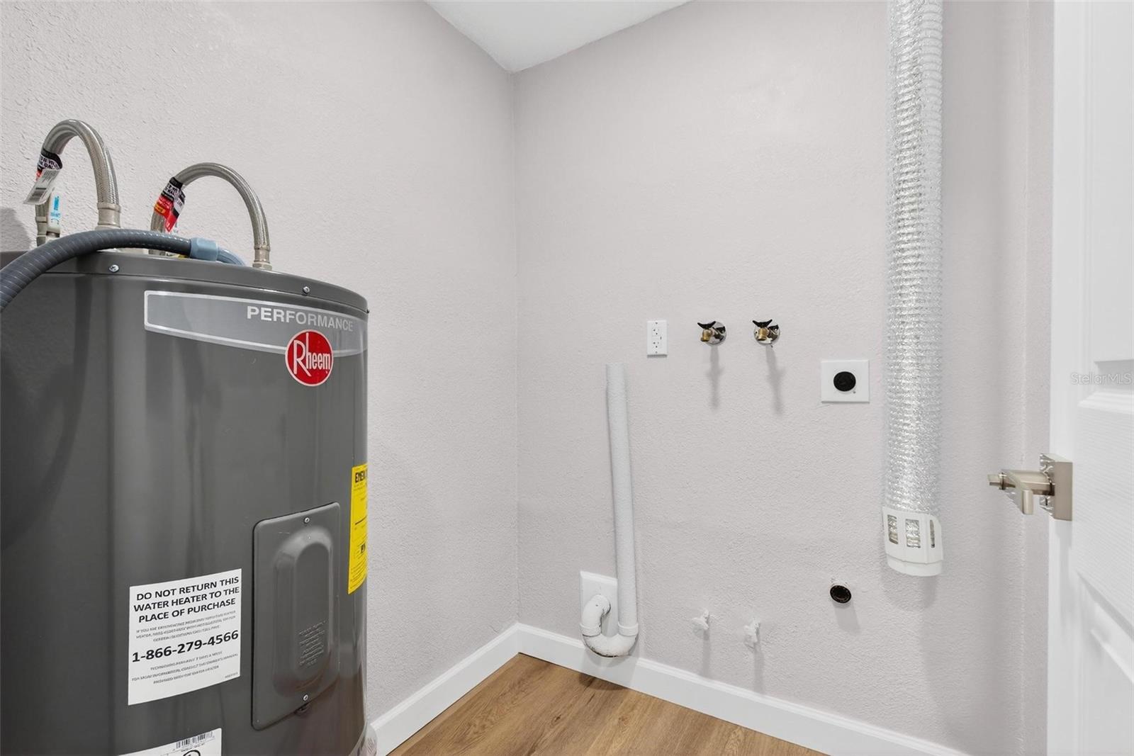 FLOR A MAR - Residential