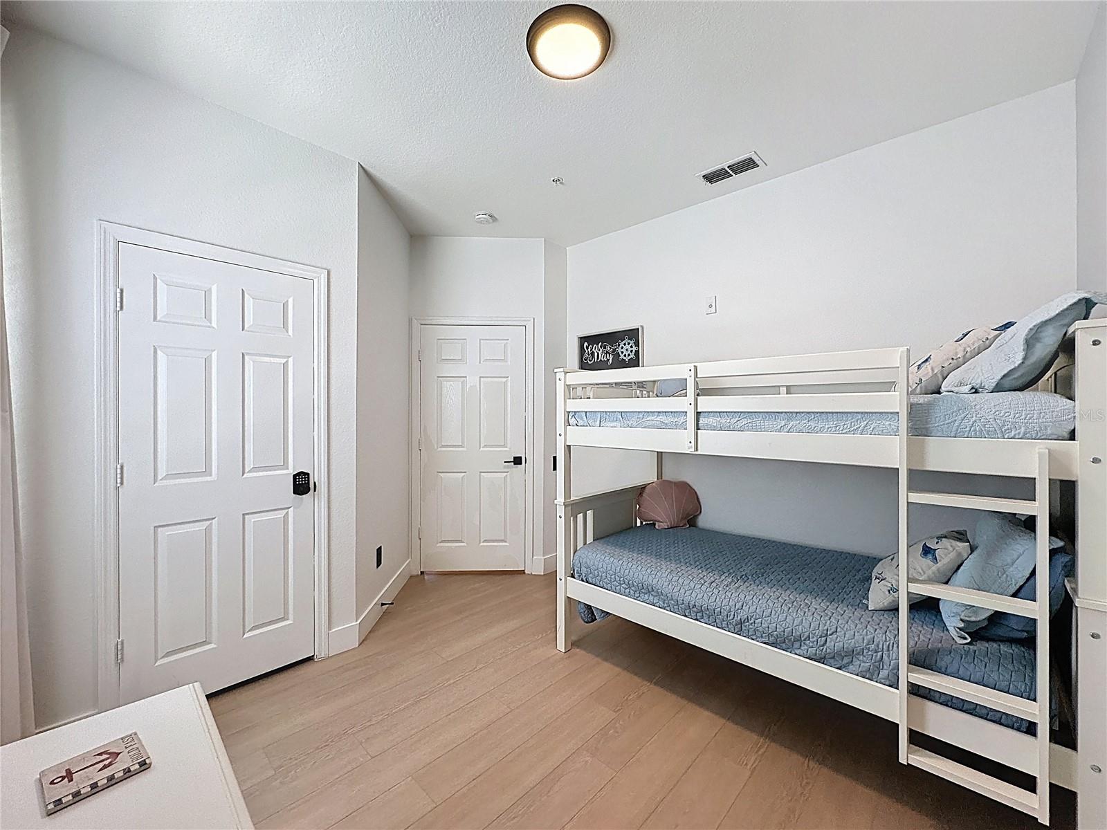 WYNDHAM PALMS CONDO PH 4 - Residential