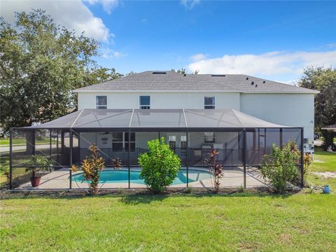 A home in AUBURNDALE